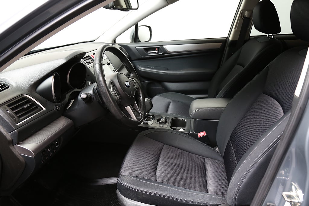 Subaru Outback 2,5i 175hk Base AWD Aut Extraljus Motorv Drag 2017