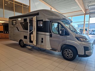 Husbil-halvintegrerad Adria CORAL 670 DL 2 av 36