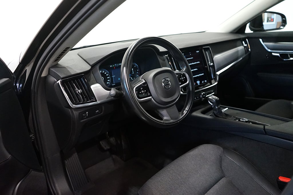 Volvo V90 D4 AWD Momentum Automat 190hk 4.99% Ränta