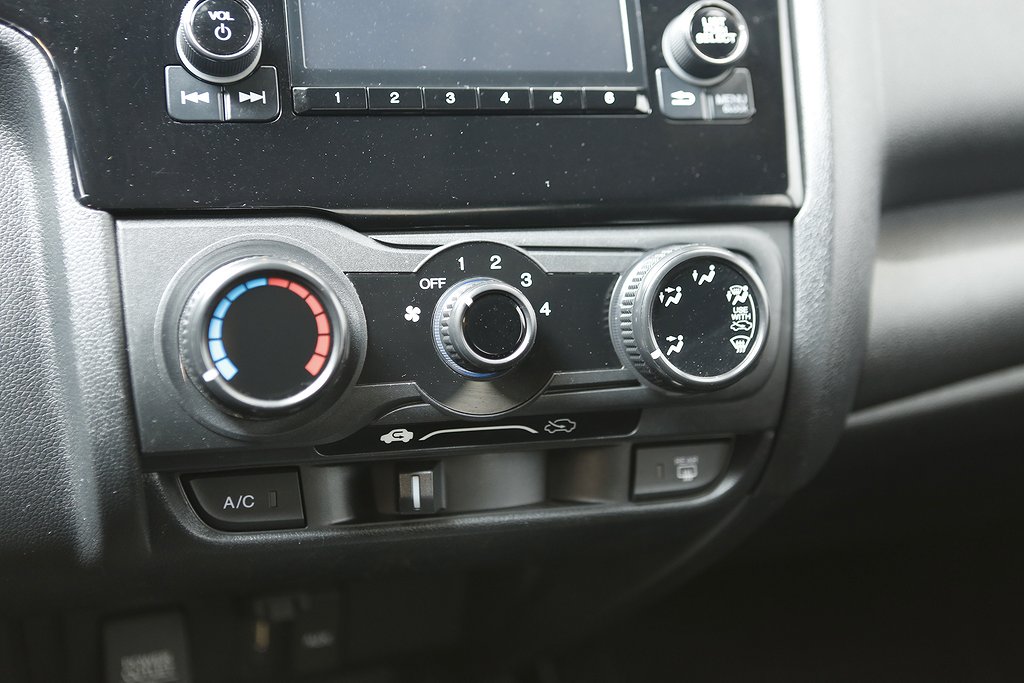 Honda Jazz 1,3 i-VTEC 102hk 5D 1ägare Motorv Dragkrok 2016