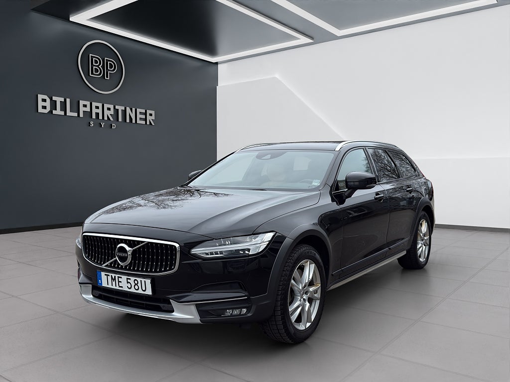 Volvo V90 Cross Country D4 AWD Geartronic Momentum/Pano/Drag/Navi/S+V-Hjul
