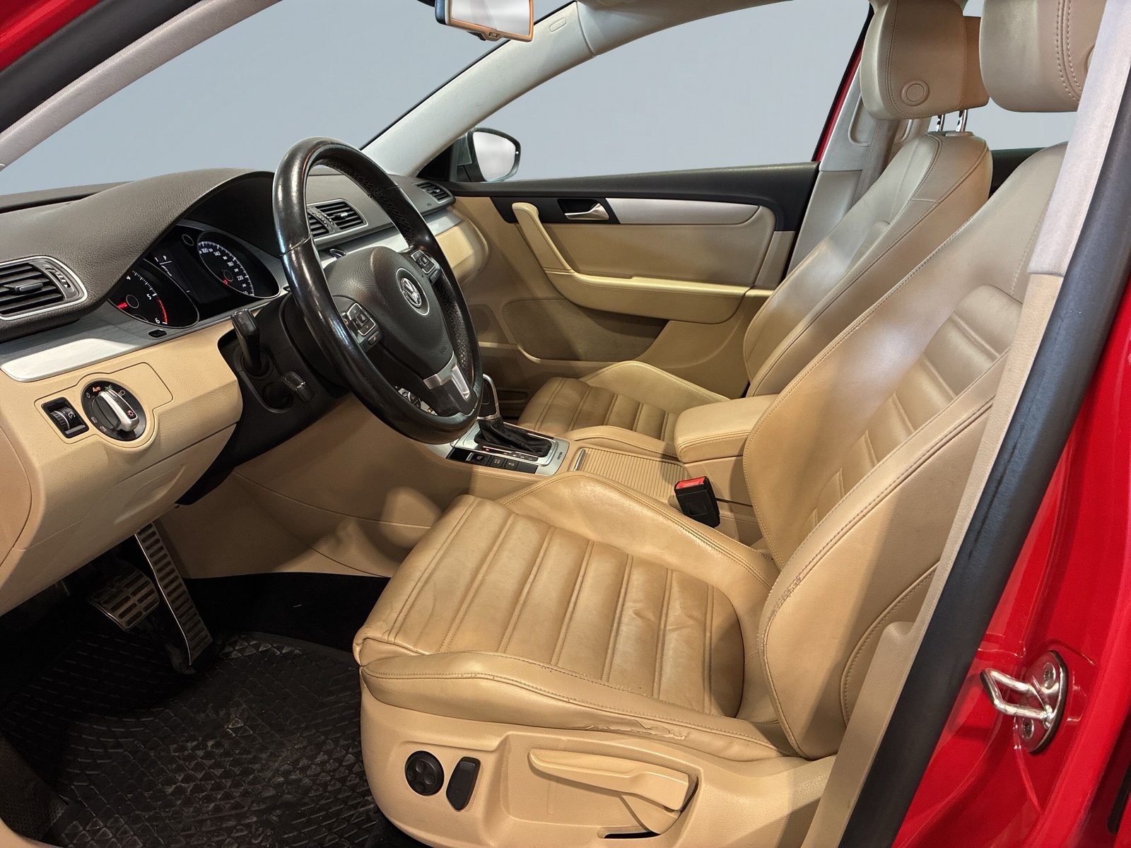 Volkswagen Passat 2012, bild 7/10