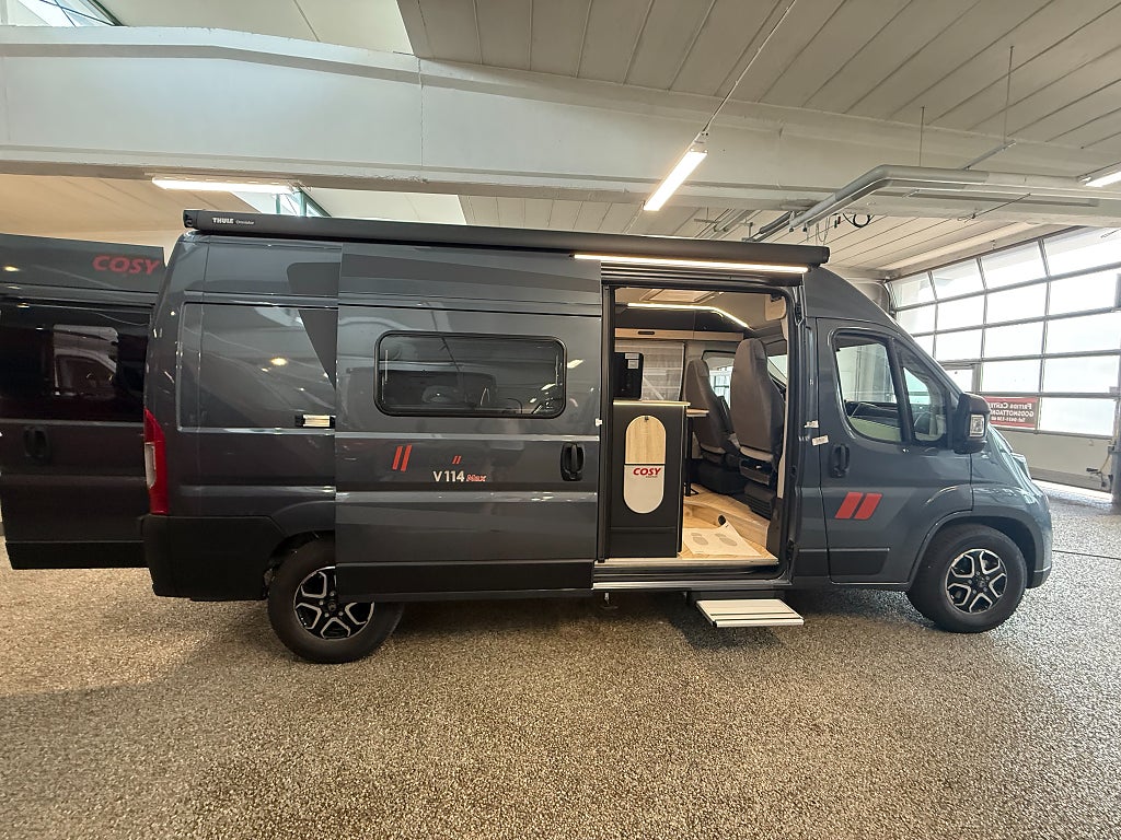 CHALLENGER V114M Cosy Edition M26 4 bältade,5 sovplatser, automatlåda 140hk