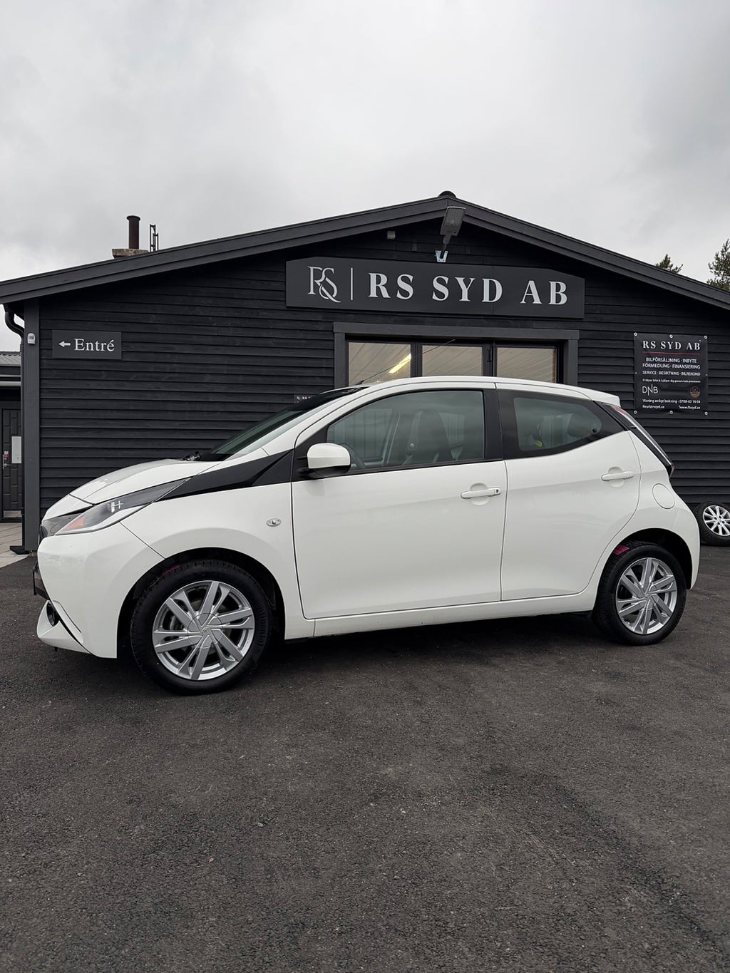 Toyota Aygo 1.0VVT-i X-PLAY Touch Endast 4400 mil V-hjul B Kamera.