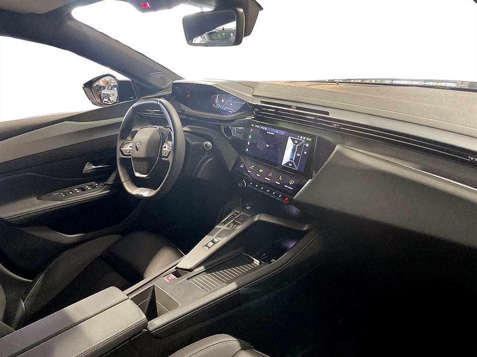 Bild på Peugeot 408 GT Hybrid 145hk Aut B-KAMERA ELSTOL NAV