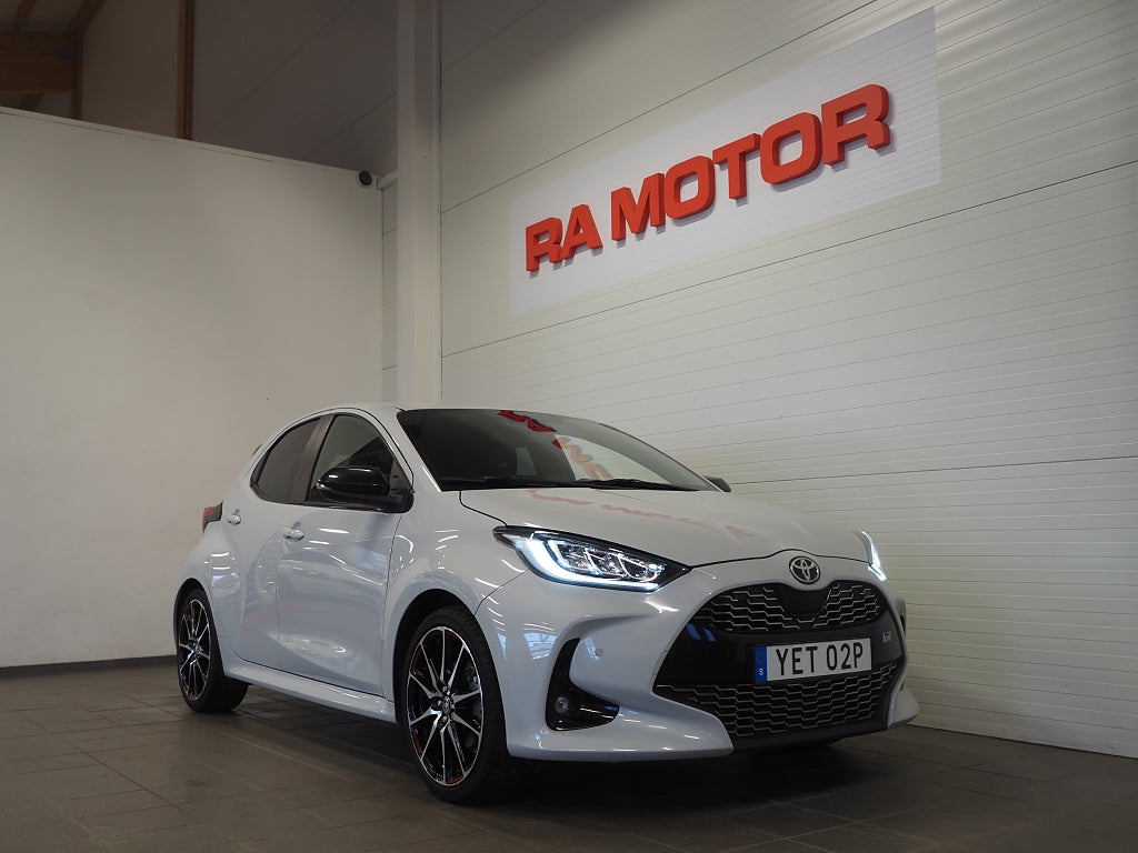 Toyota Yaris Hybrid 116hk CVT GR Sport |Navi|Backkamera|HUD|