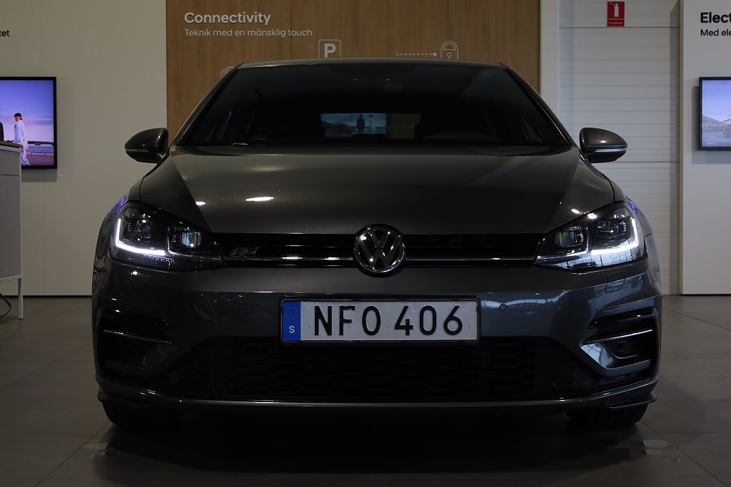 Volkswagen Golf I 5-dörrar 1.5 TSI 150HK R-Line M-Värme Kamera Plus-Pkt