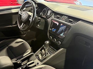 2018 Skoda Octavia Kombi 1.8 TSI 4×4 Premium Style (Navi, P-värm, Drag), bild 16