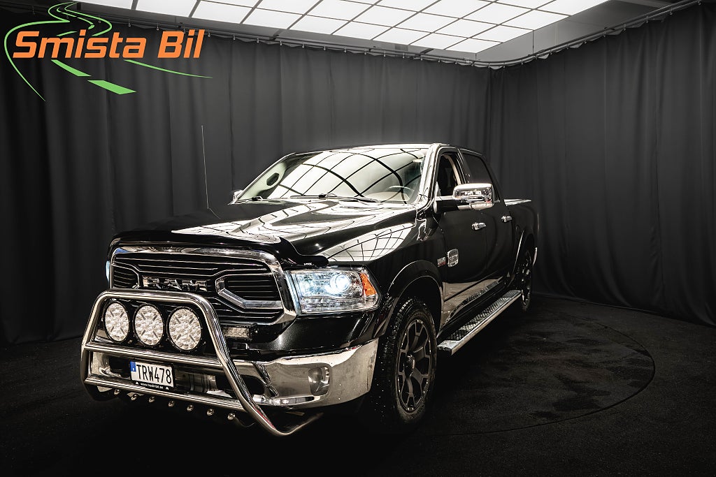 Dodge RAM 1500 V8 HEMI 4x4 LONGHORN LUFTFJÄDRING MOMS Alpine 394hk