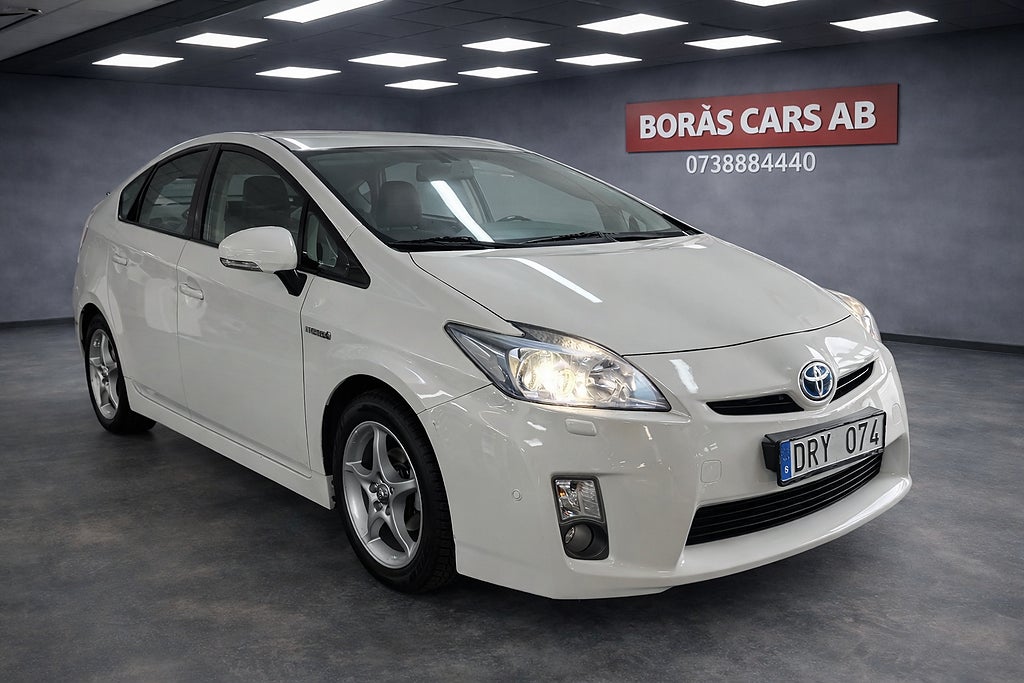 Toyota Prius Hybrid CVT (99hk)*900kr/mån*S&V-däck *El&Bensin