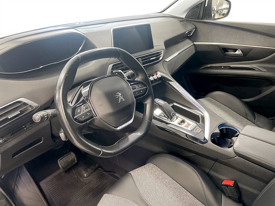 Bild på Peugeot 3008 Allure 1.2 PT 130hk Aut P-SENSORER