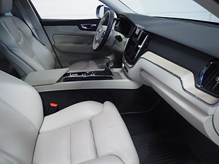 SUV Volvo XC60 12 av 25