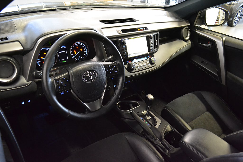 Toyota RAV4 Hybrid 2.5 Dual VVT-i AWD-i E-CVT X-Edition Drag M-Värm 2018