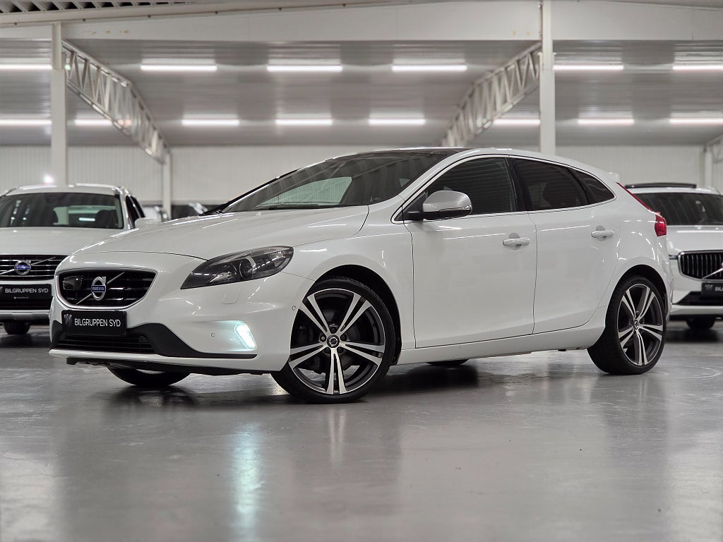 Volvo V40 D4 Your R-Design|Panorama|Drag|BLIS|Värmare|Keyless|