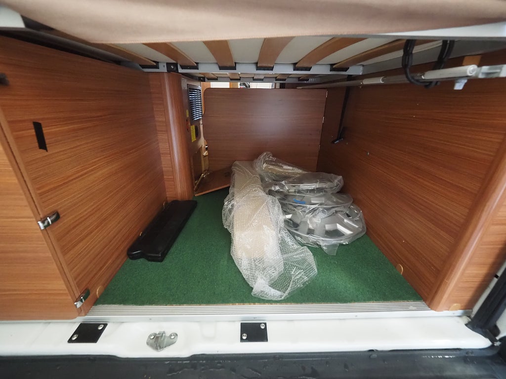 Adria Twin SP 120hk | Markis | Dragkrok | Under 6m | Plåtis 2011