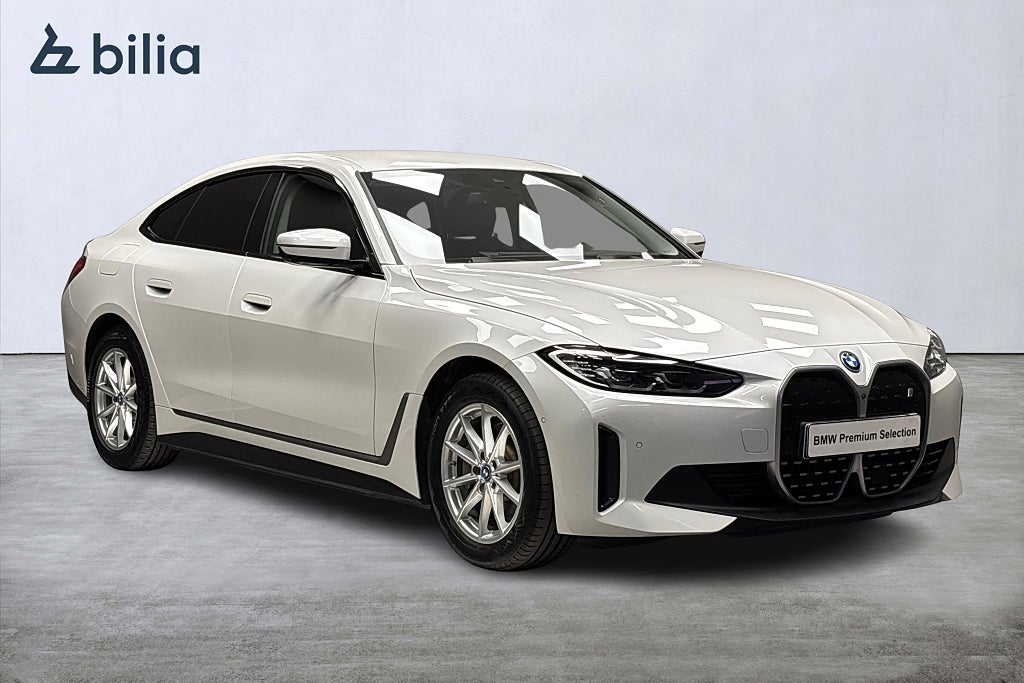 BMW i4 eDrive40-Rattvärme-Dragkrok-360 Kamera-Tonade Rutor