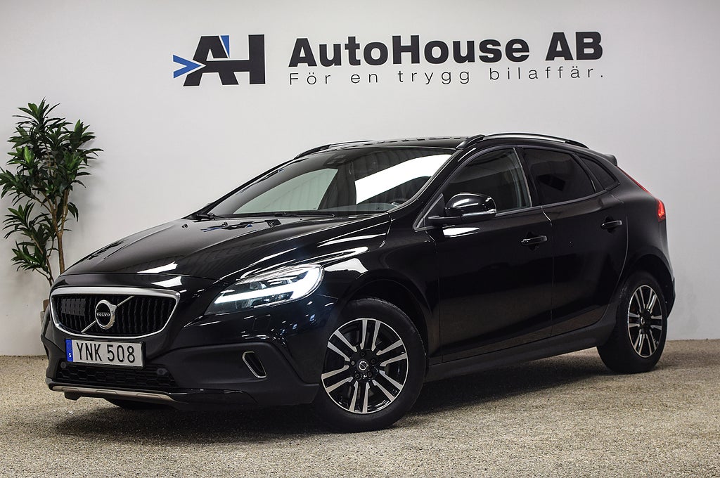 Volvo V40 Cross Country D3 Värmare B-kamera BLIS Radarfart Garanti Nyservad