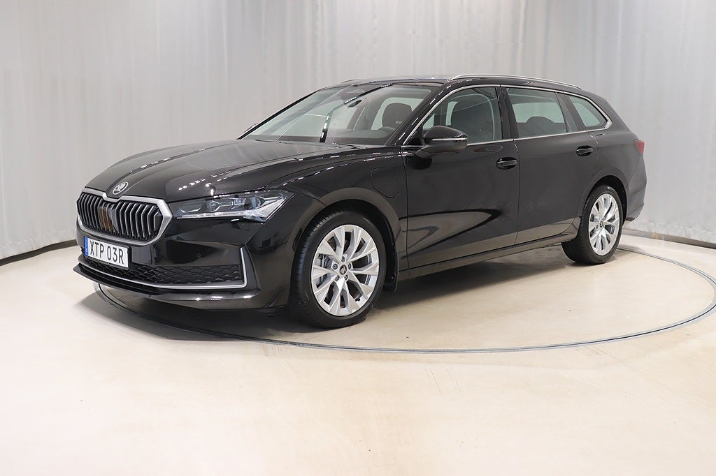 Skoda Superb Combi 1,5 TSI iV 204hk Aut Drag Kamera Keyless Carplay 2025