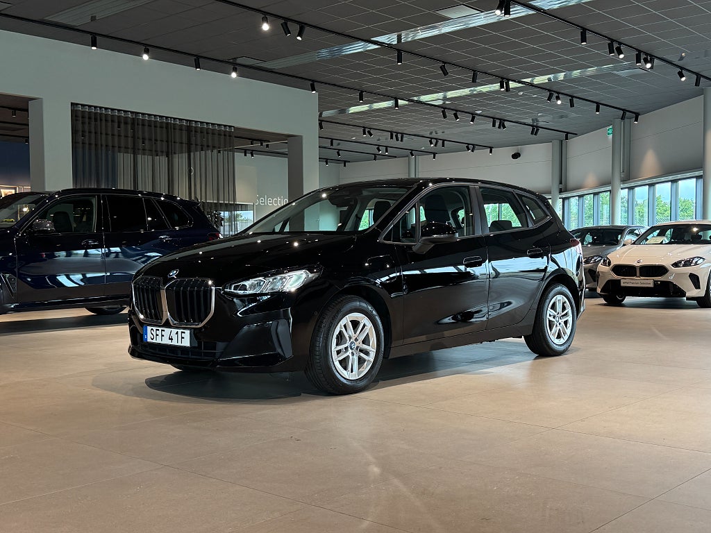 BMW 225e xDrive Active Tourer Rattvärme Backkamera Stolsvärme 