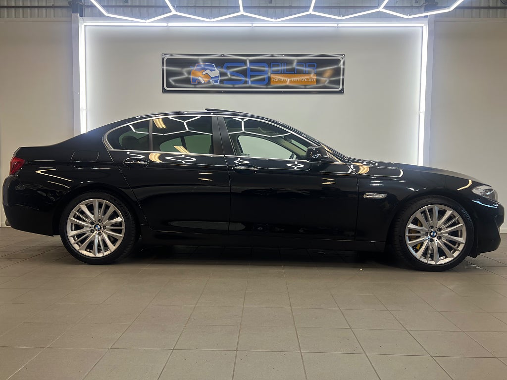 BMW 550I V8 4.4 408ch - BVA - CUIR - ACC - CAMÉRA DE RECUL - HI-FI PRO