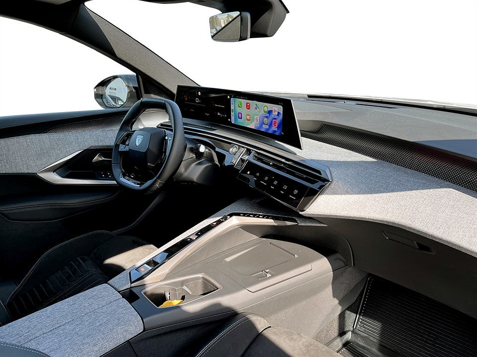 Bild på Peugeot 5008 GT Ultimate Hybrid 145hk Aut 7-SITS B-KAMERA ELSTOL