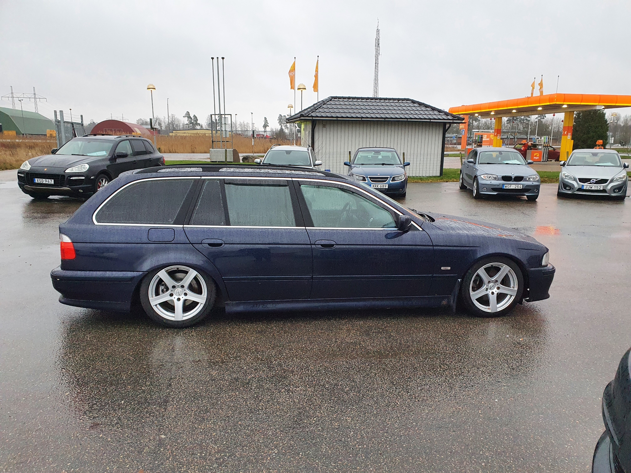 BMW 530 i Touring Automat Business 231hk 2002, kuva 4/37