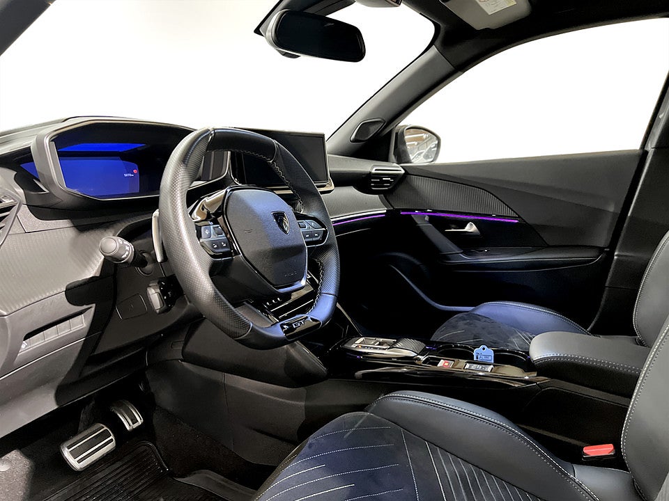 Bild på Peugeot 2008 GT 1.2 PT 130hk Aut B-KAMERA CARPLAY