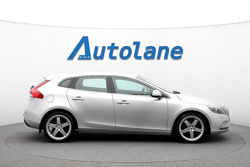 Volvo V40 D2 Summum, Värmare, Kamera, Skinn 115hk