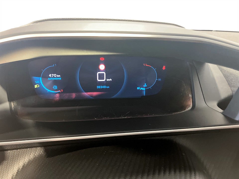 Bild på Peugeot 208 Allure Pack 1.2 PT 100hk CARPLAY BACKKSENSORER