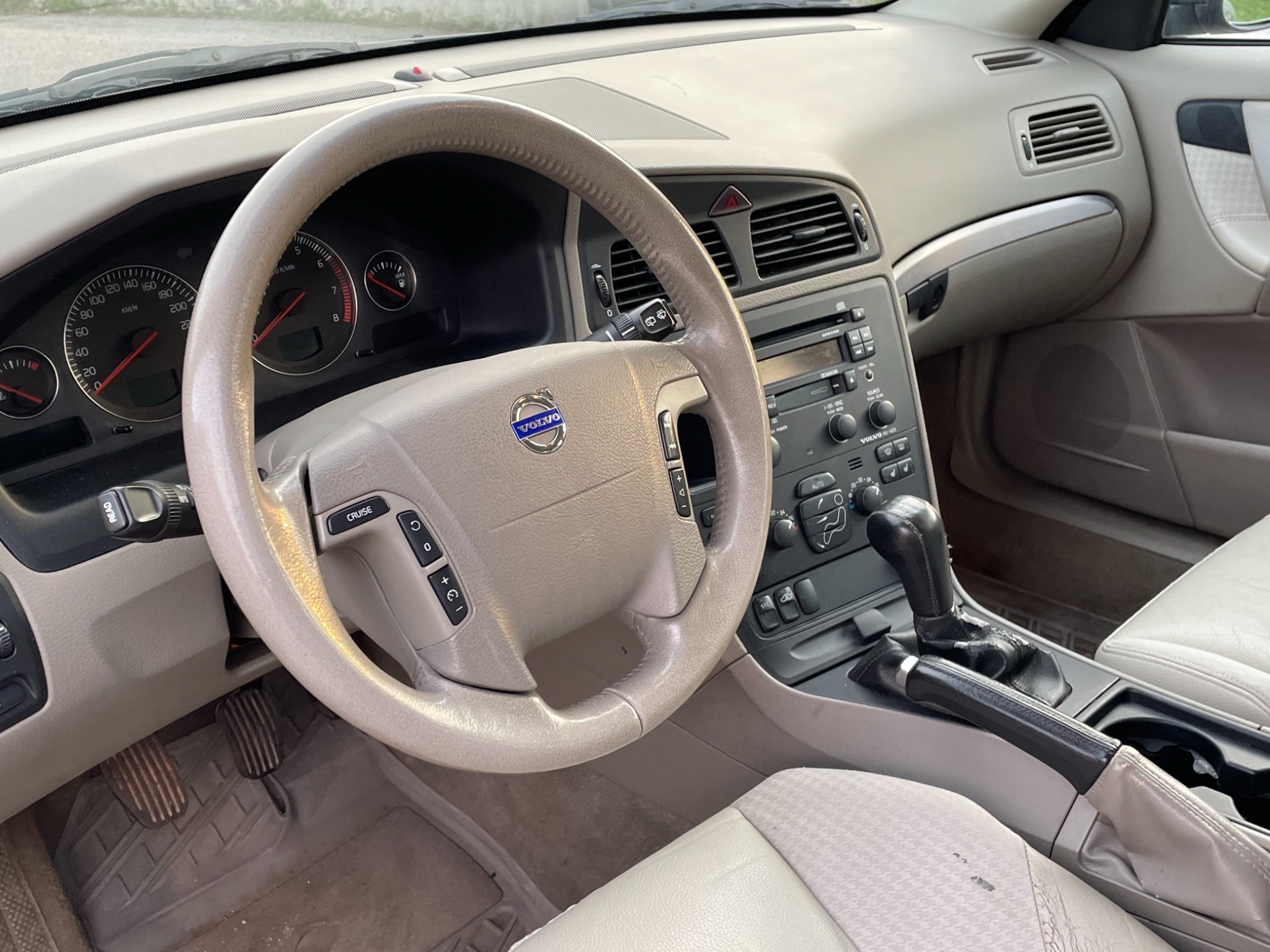 Volvo V70 2004, photo 7/46