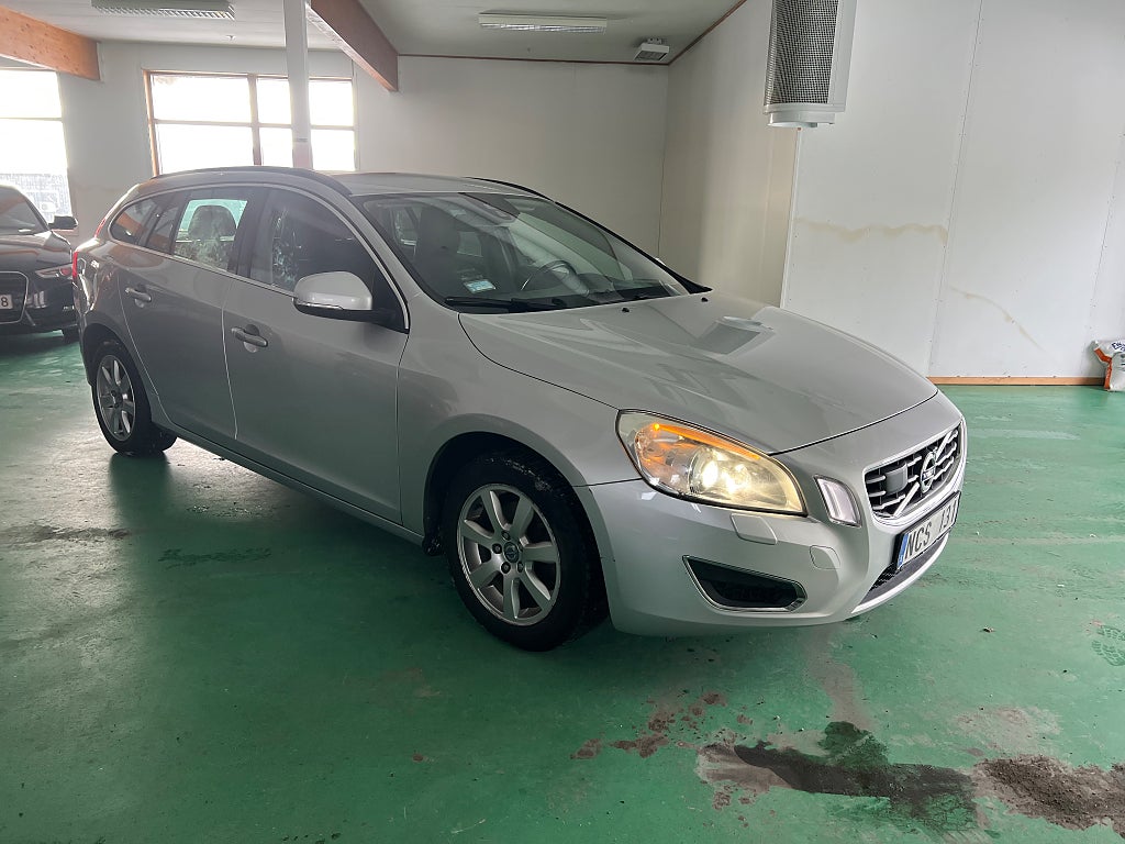 Volvo V60 D2 Momentum Euro 5
