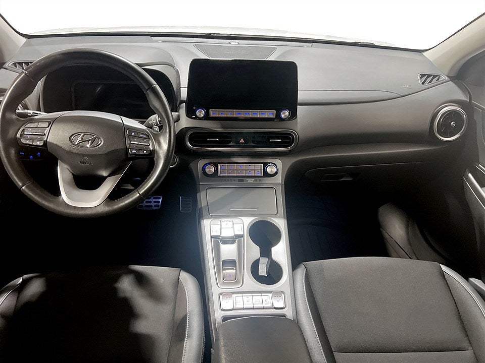 Bild på Hyundai Kona Essential 64kWh 204hk Aut - B-KAMERA,NAV,CARPLAY