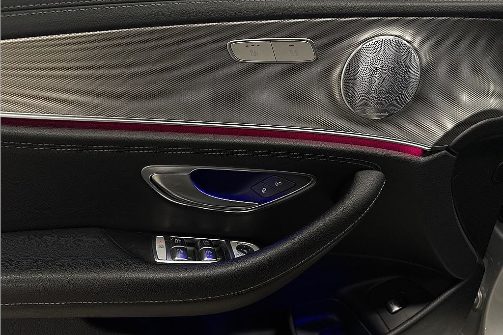 Mercedes-Benz E 300 D AMG Night, Pano, FR. 2,95%, Värmare