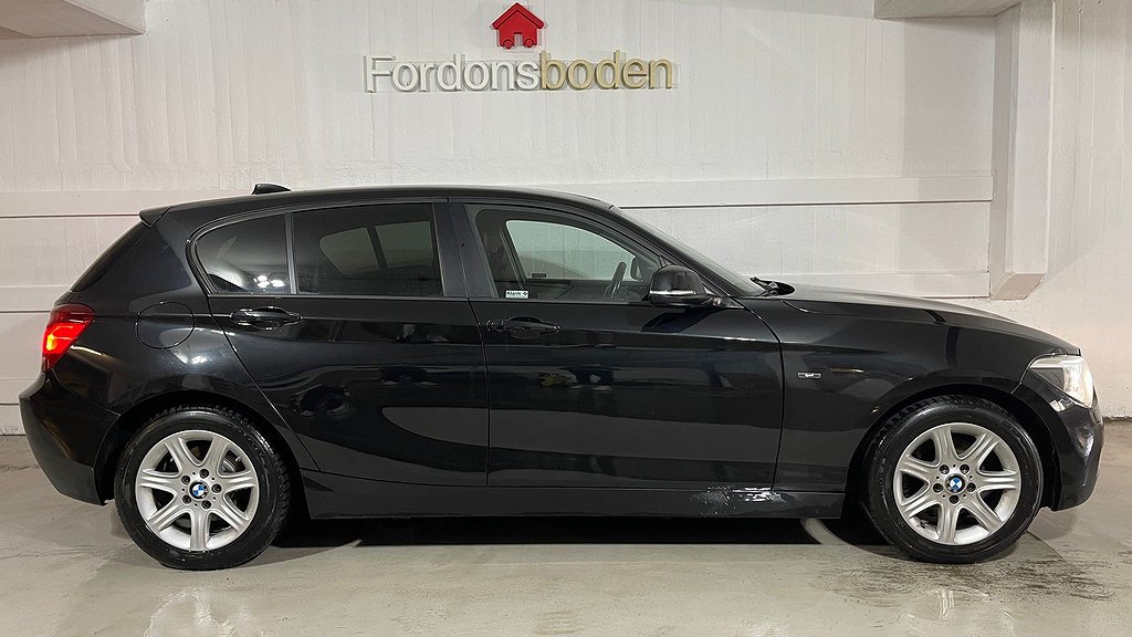 BMW 118 d xDrive 5-dörrars Sport line | Nybesiktigad | H/K 