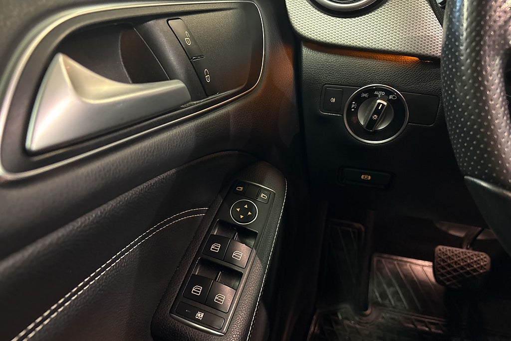 Mercedes-Benz B200 2018 - miniatyr 18