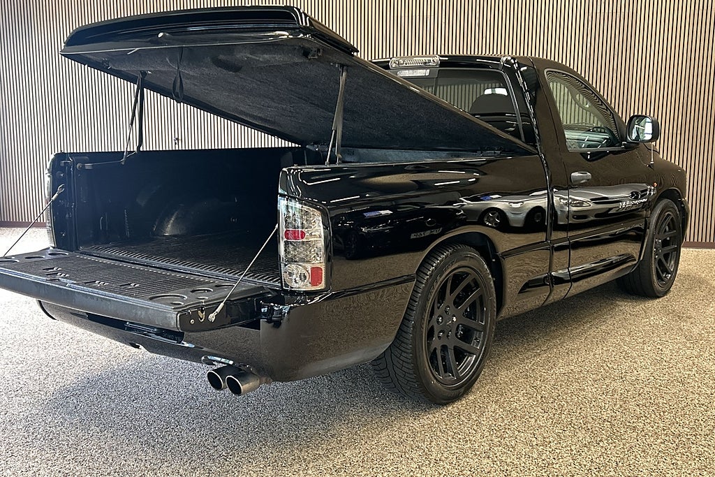 Dodge RAM SRT-10 Regular Cab manuell V10 517hk