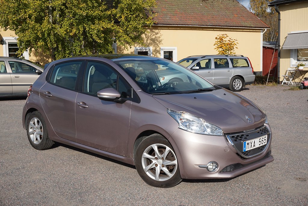 Peugeot 208 5-dörrar 1.4 e-HDi Aut/ Nybes