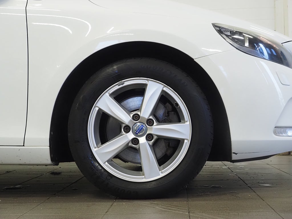 Volvo V40 T2 122hk Kinetic | Farthållare | Bluetooth | 2016