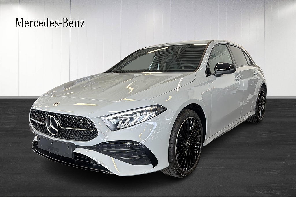 Mercedes-Benz A250 e Halvkombi AMG Adv Edi - Hallbil med omgående leverans