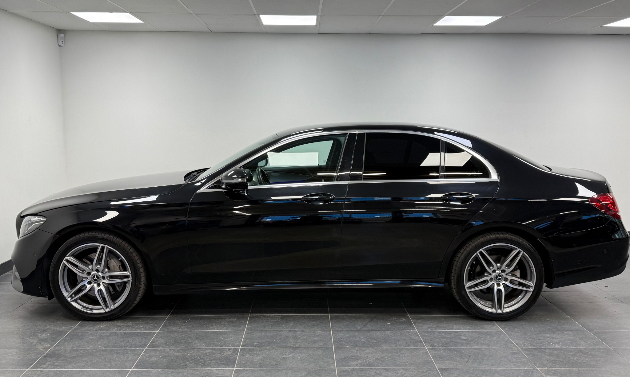 Mercedes-Benz E 2018, bild 3/10
