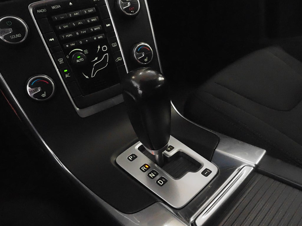 Volvo V60 T4F 180hk Aut Kinetic |Drag|Värmare|Keyless| 2012