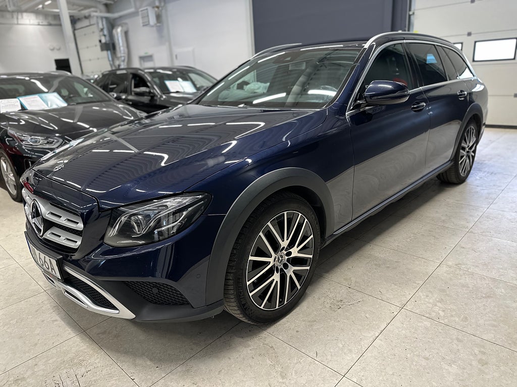Mercedes-Benz E 220d 4MATIC 4.99%/All-Terrain Avantgarde/B-Kamera/Drag/