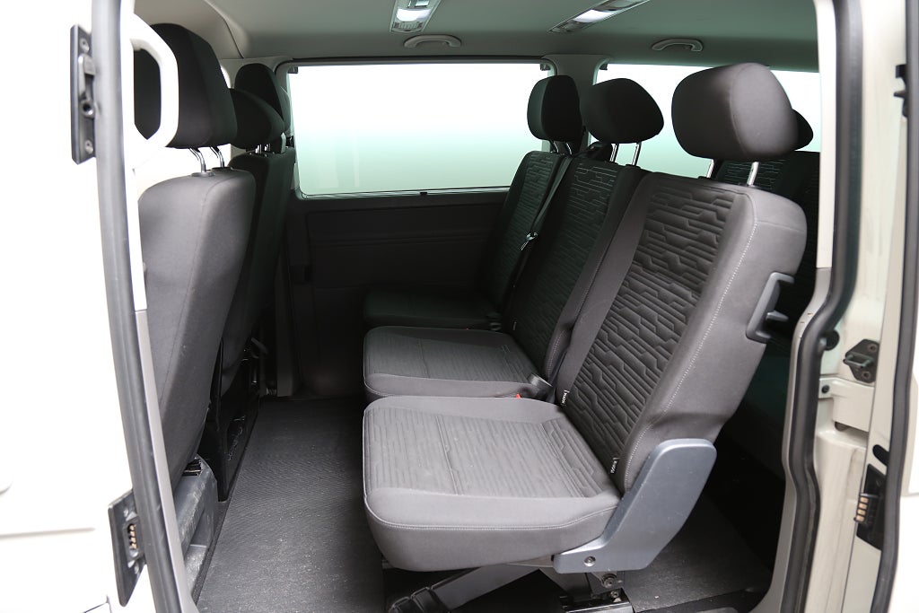 Volkswagen Caravelle 2,0 TDI Comfortline Kombi 9-sits Värmare Drag Leasbar