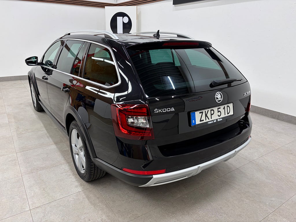 Skoda Octavia Scout 2020 - miniatyr 3
