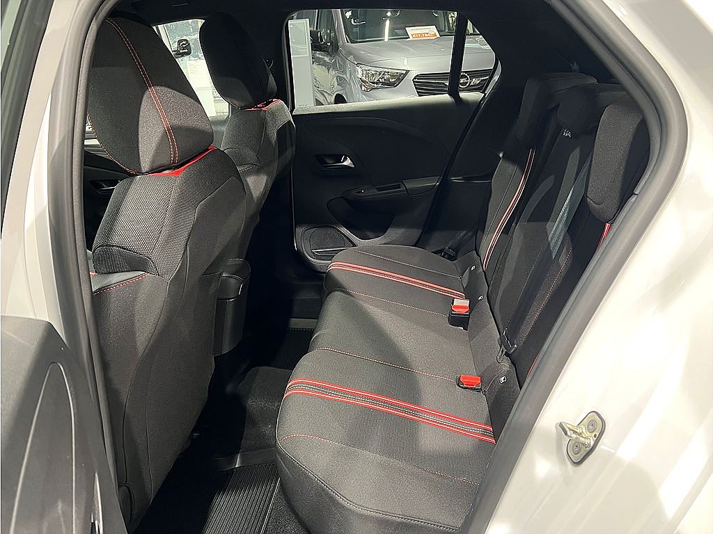 Bild på Opel Corsa GSi 1.2 PT 130hk Aut - CARPLAY, EN ÄGARE