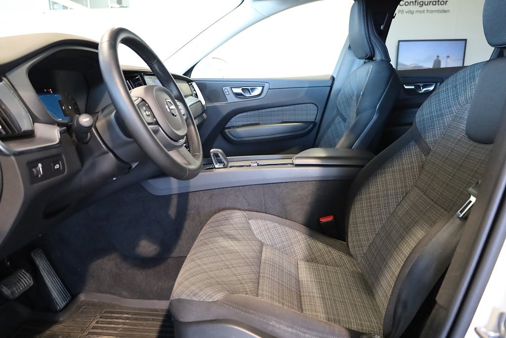 Volvo XC60 B4 AUT Momentum Advanced Navi Kamera Keyless CarPlay