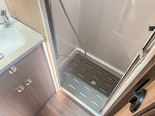 Husbil-integrerad Kabe TMI 810 LT 25 av 31