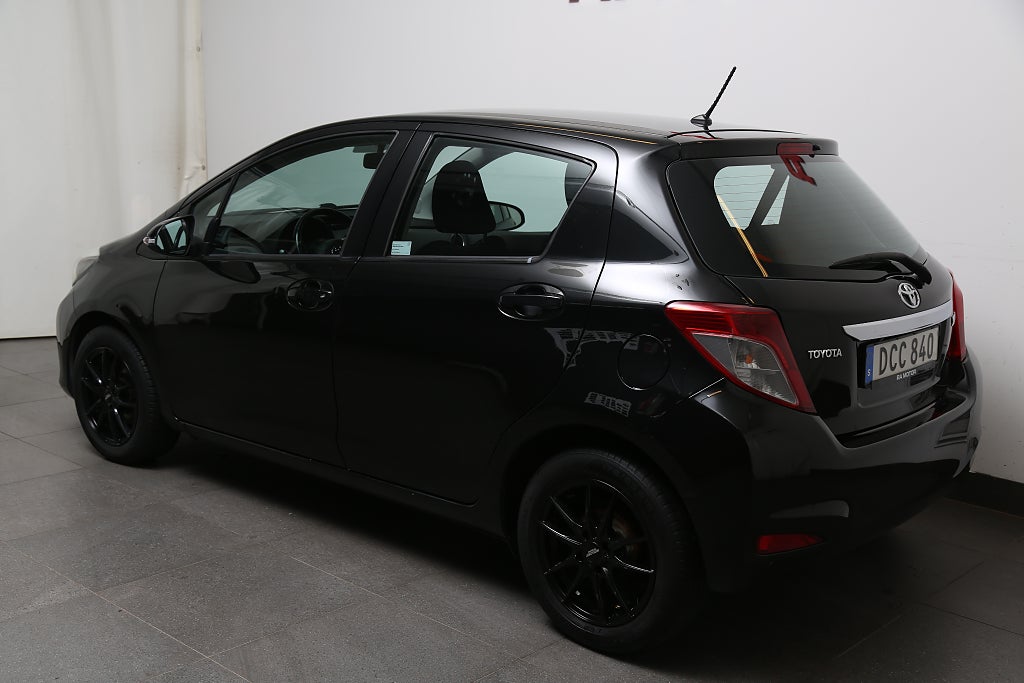 Toyota Yaris 1,33 Dual VVT-i Active 5-dörrar Kamera Motorvärmare 2013