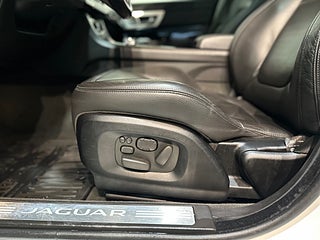 Jaguar XF 3.0 V6 AWD Taklucka Kamera GPS Meridian S/V-hjul