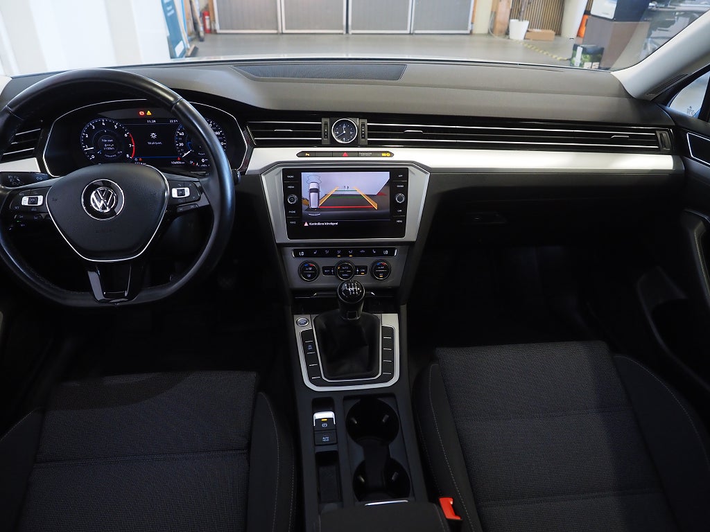 Volkswagen Passat Sportscombi 1.4 TSI 150hk Cockpit Drag Kamera 2018